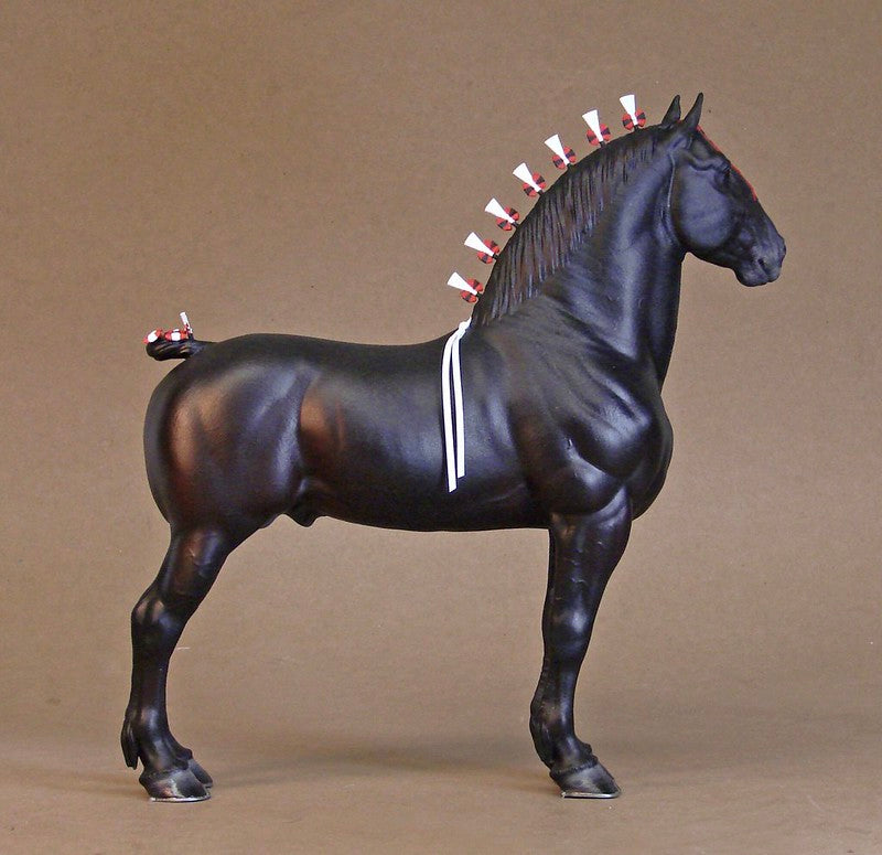 Escultura Cavalo Percheron Marrom Escuro
