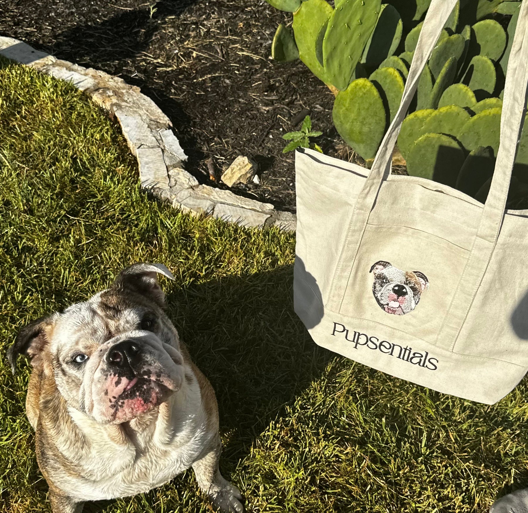 A Tote Personalizada em Lona - Bordada