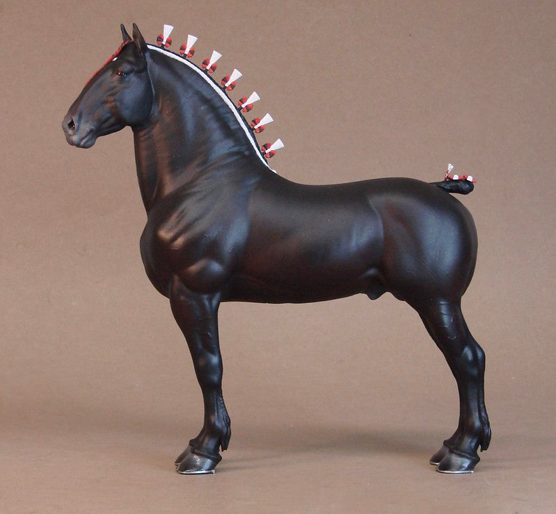 Escultura Cavalo Percheron Marrom Escuro
